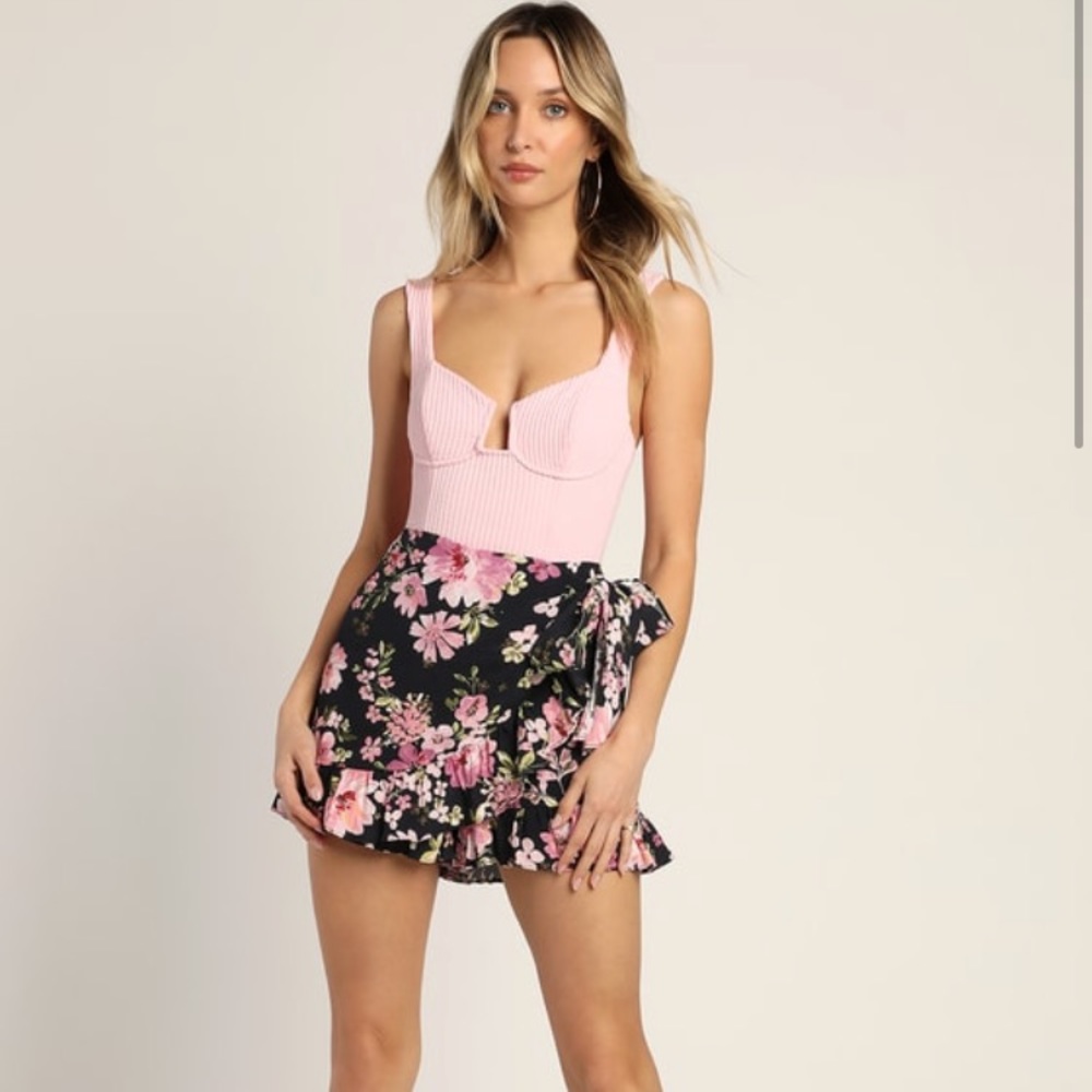 Floating Flowers Black Multi Floral Print Ruffled Side-Tie Skort